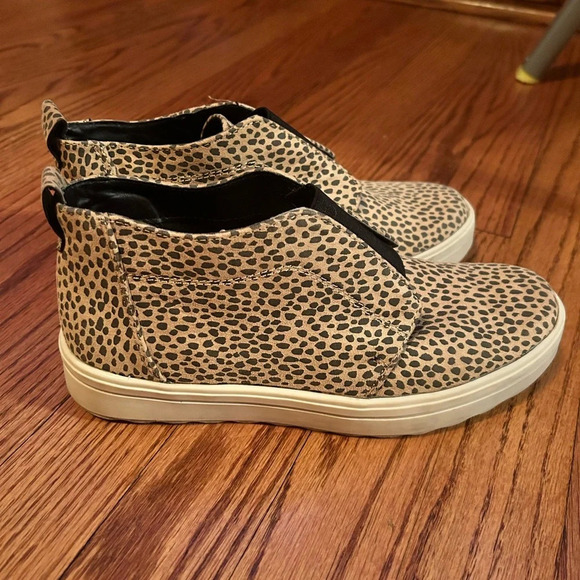 Cheetah Sneakers‎ Size 6 - Picture 4 of 6